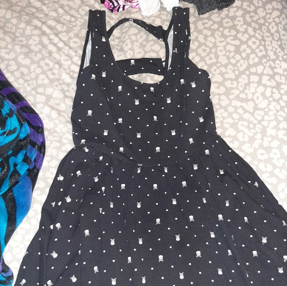 Skull dress size small